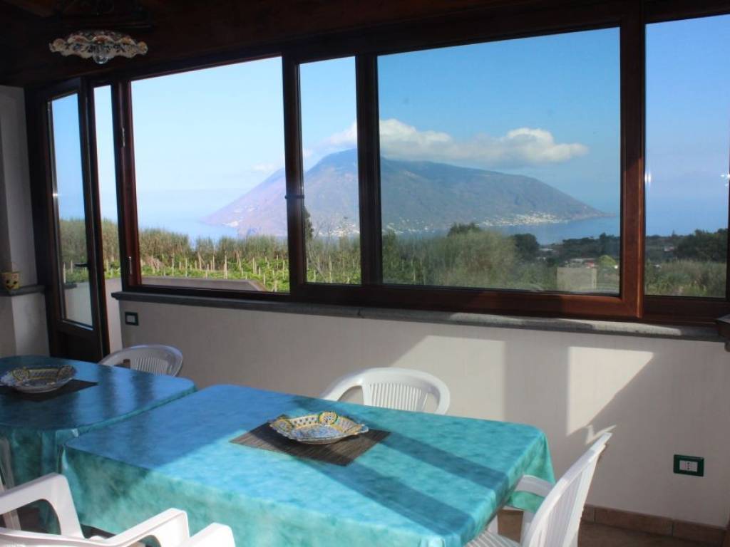 casa indipendente in vendita a Lipari