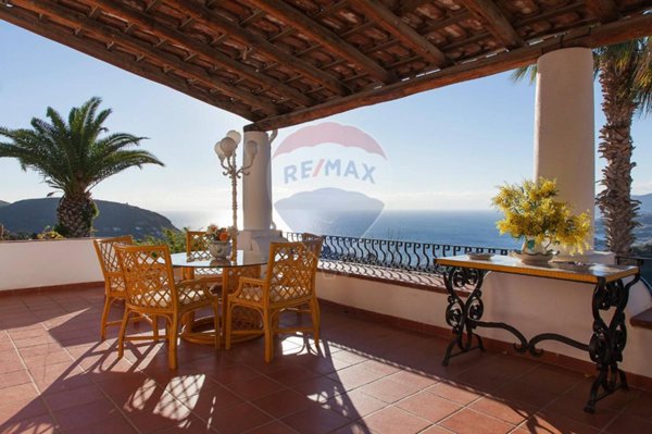 casa indipendente in vendita a Lipari