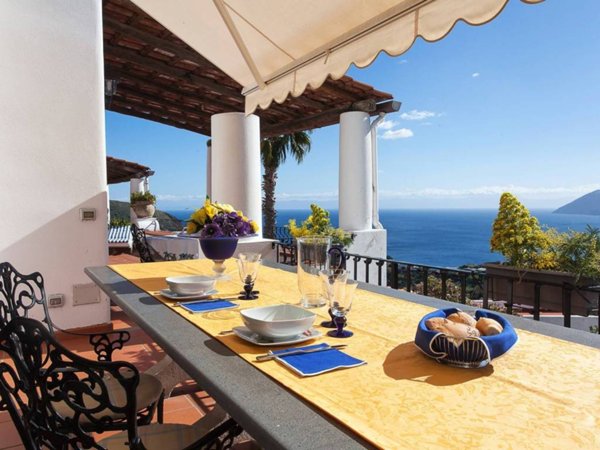 casa indipendente in vendita a Lipari