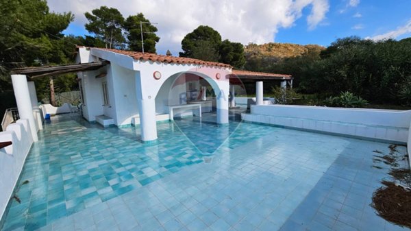 casa indipendente in vendita a Lipari