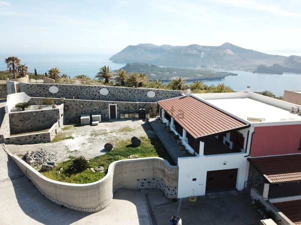 casa indipendente in vendita a Lipari