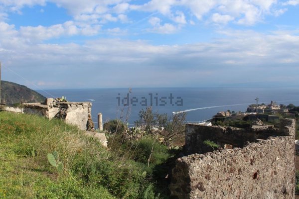 pentavano in vendita a Lipari