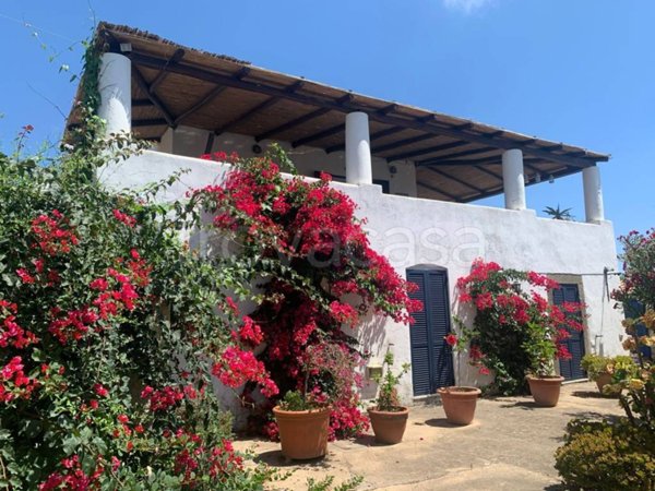 casa indipendente in vendita a Lipari