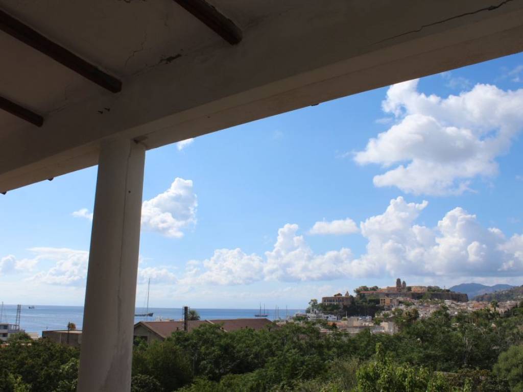 casa indipendente in vendita a Lipari