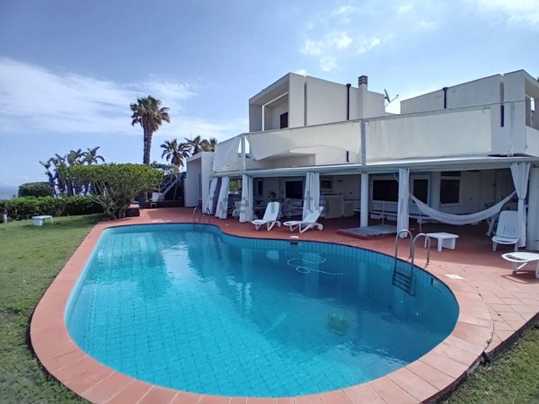 casa indipendente in vendita a Lipari