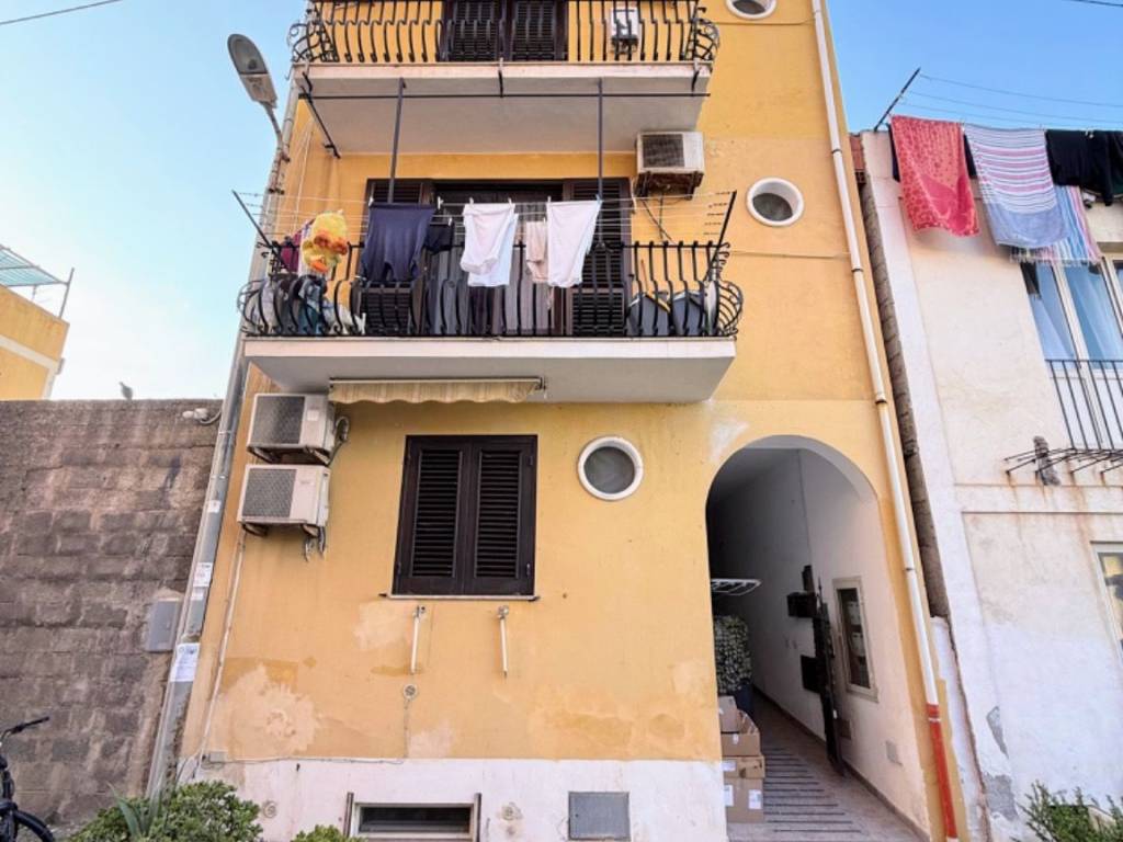 intera palazzina in vendita a Lipari