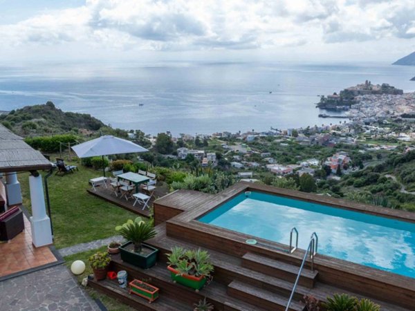 casa indipendente in vendita a Lipari