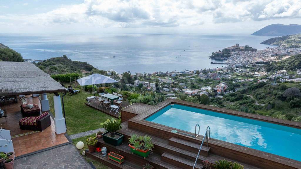 casa indipendente in vendita a Lipari