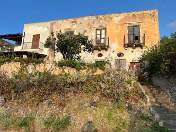 casa indipendente in vendita a Lipari