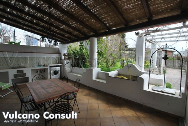 casa indipendente in vendita a Lipari