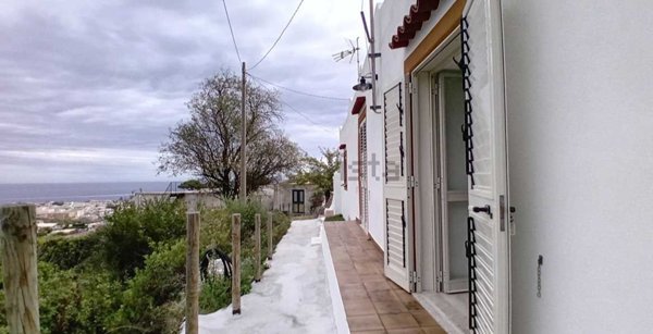 pentavano in vendita a Lipari