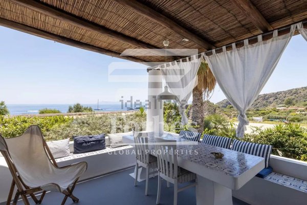 casa indipendente in vendita a Lipari