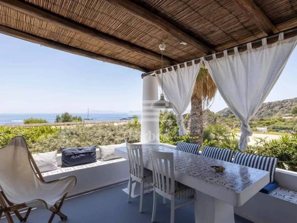 casa indipendente in vendita a Lipari