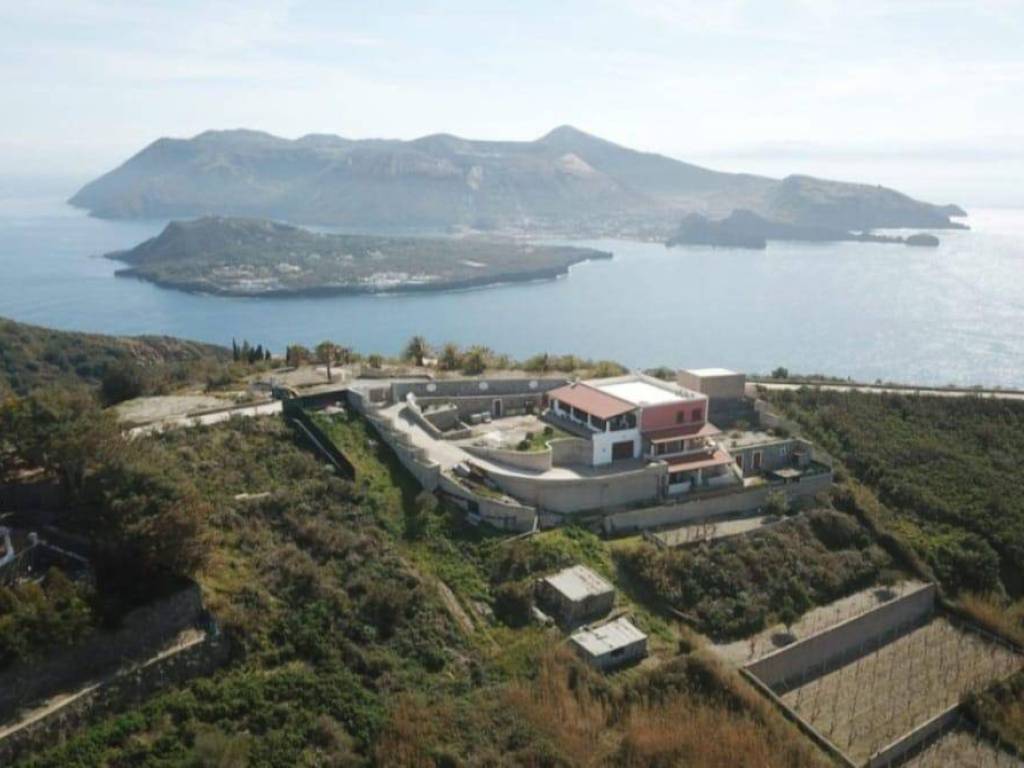 casa indipendente in vendita a Lipari