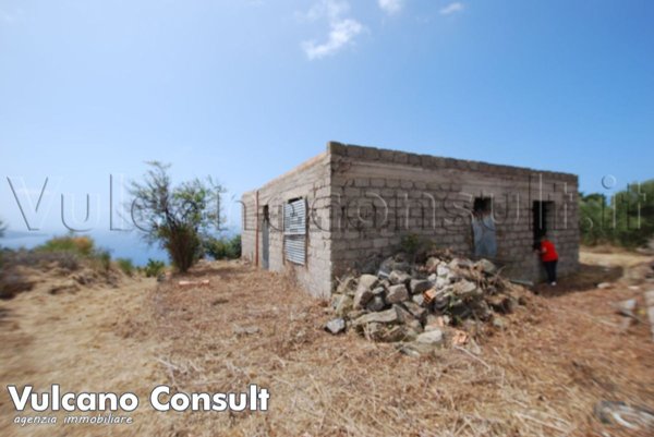 pentavano in vendita a Lipari