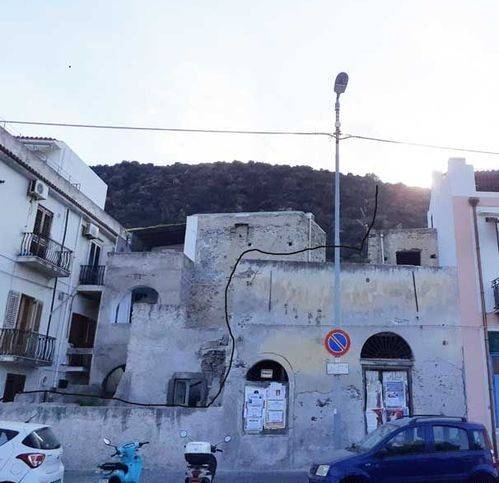 casa indipendente in vendita a Lipari