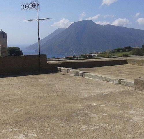 casa indipendente in vendita a Lipari