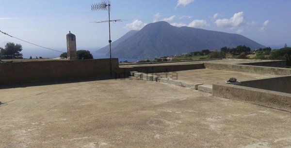 casa indipendente in vendita a Lipari