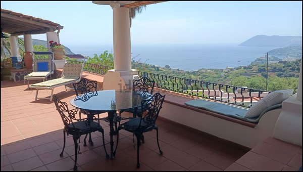 casa indipendente in vendita a Lipari