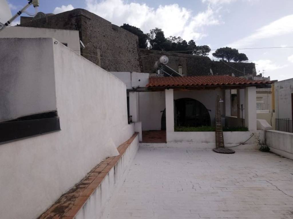 casa indipendente in vendita a Lipari
