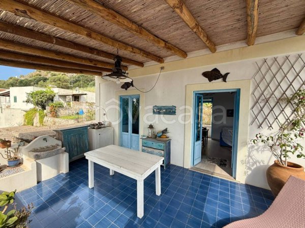 casa indipendente in vendita a Lipari
