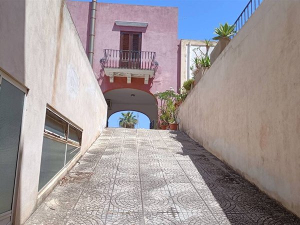 locale di sgombero in vendita a Lipari