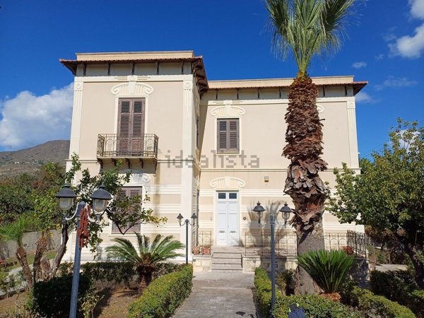 casa indipendente in vendita a Lipari