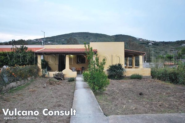 casa indipendente in vendita a Lipari