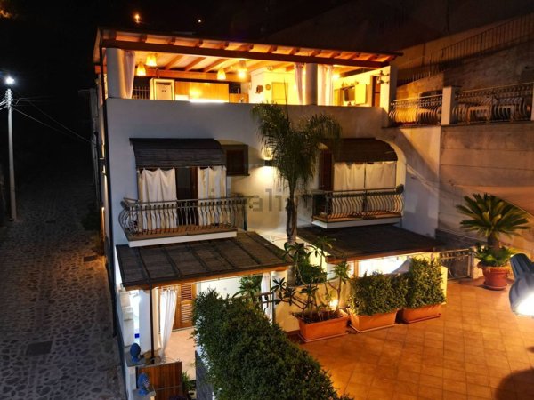 casa indipendente in vendita a Lipari