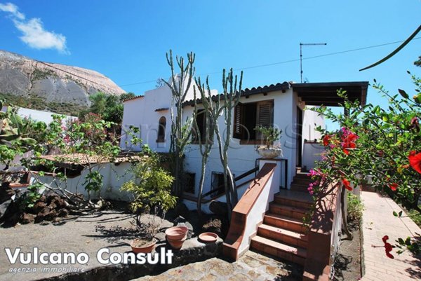 casa indipendente in vendita a Lipari