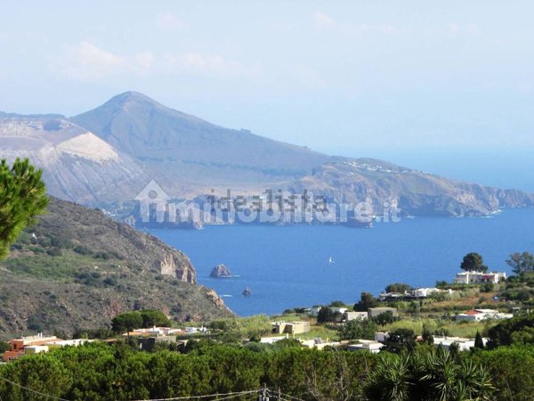 esavano in vendita a Lipari
