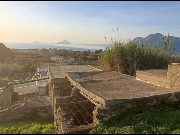 casa indipendente in vendita a Lipari