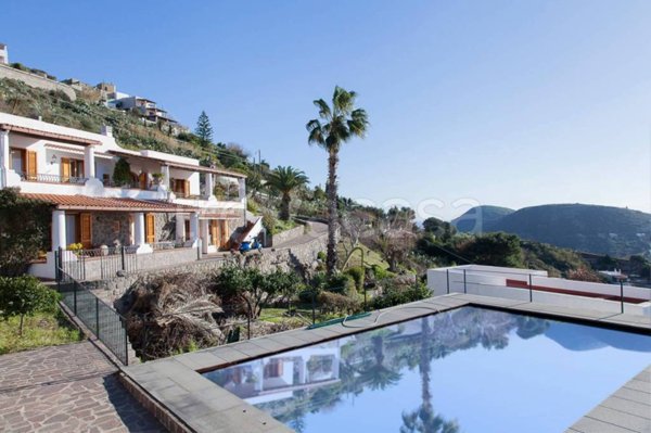 casa indipendente in vendita a Lipari