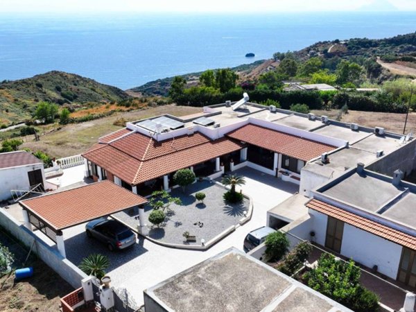 casa indipendente in vendita a Lipari