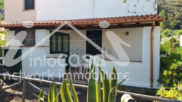 casa indipendente in vendita a Lipari