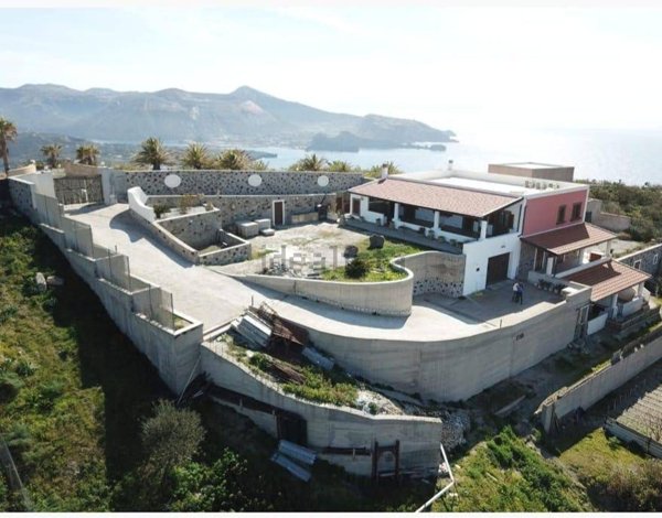 casa indipendente in vendita a Lipari