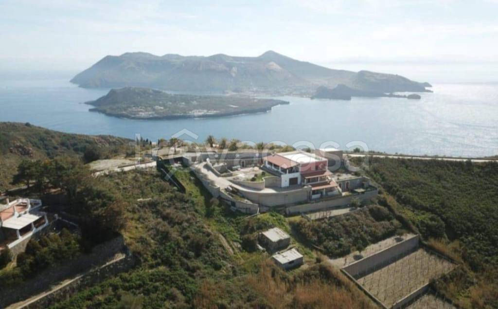 casa indipendente in vendita a Lipari