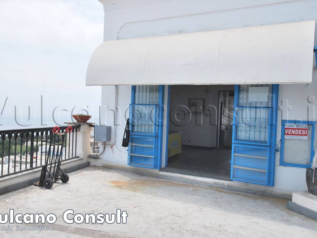 locale commerciale in vendita a Lipari