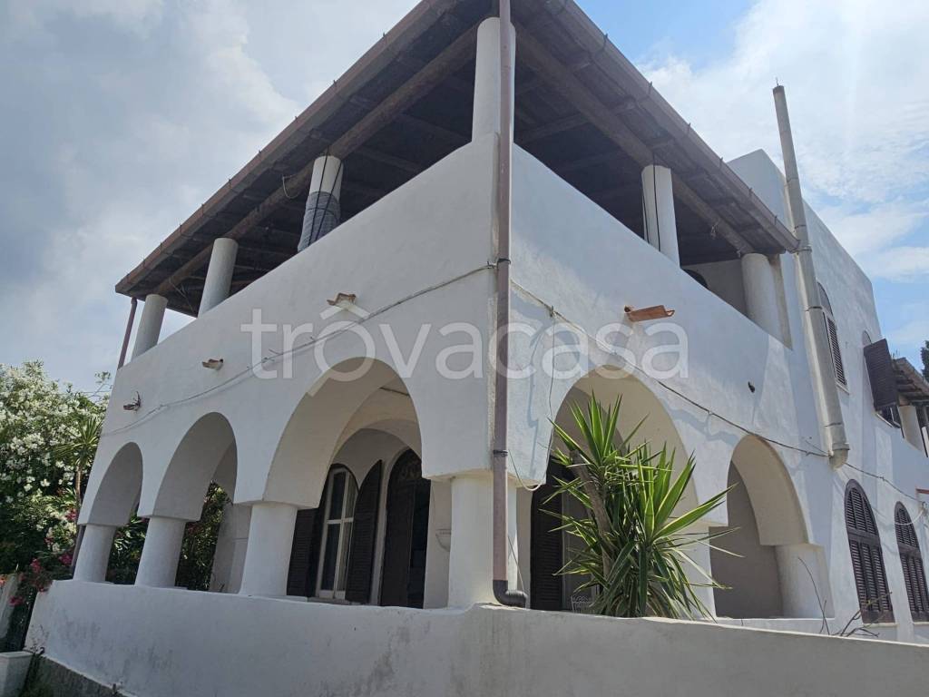 casa indipendente in vendita a Lipari