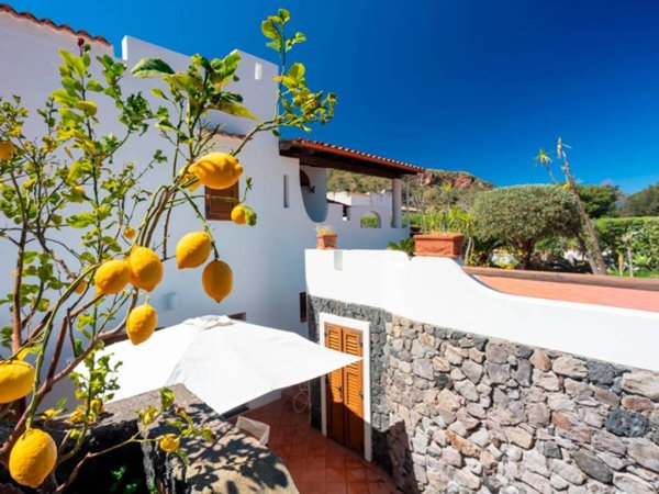 casa indipendente in vendita a Lipari