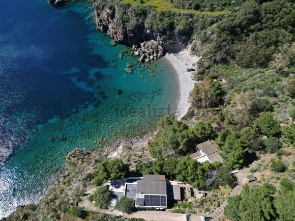 casa indipendente in vendita a Lipari