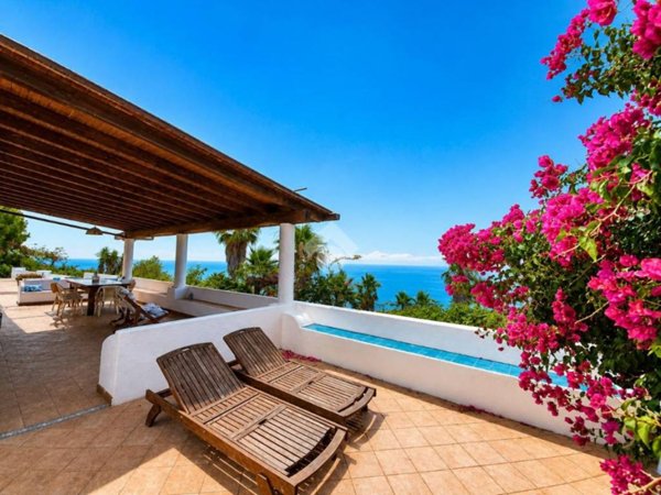 casa indipendente in vendita a Lipari