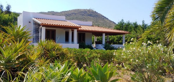 casa indipendente in vendita a Lipari