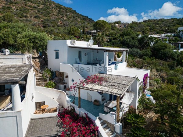 casa indipendente in vendita a Lipari