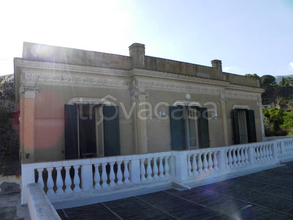 casa indipendente in vendita a Lipari