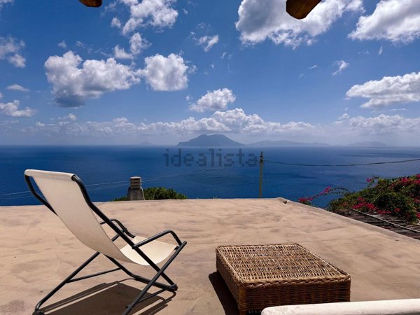pentavano in vendita a Lipari