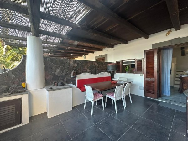 casa indipendente in vendita a Lipari