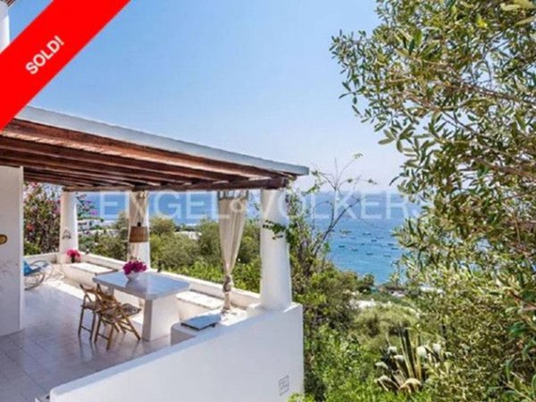 casa indipendente in vendita a Lipari
