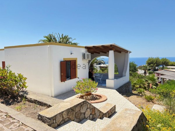 casa indipendente in vendita a Lipari