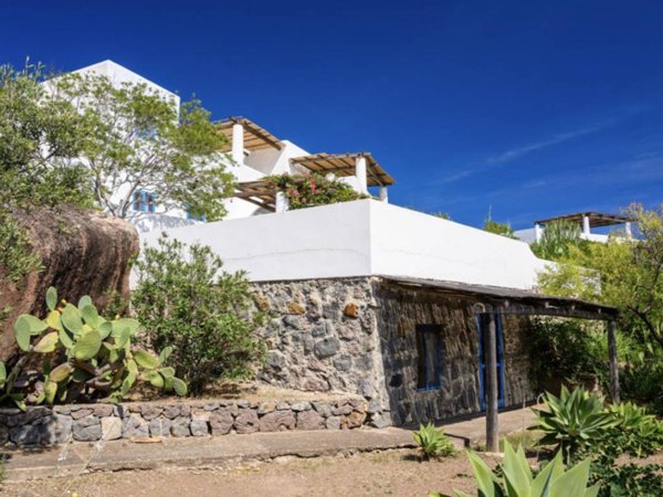 casa indipendente in vendita a Lipari